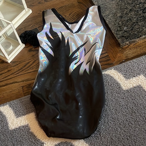 leotard - Picture 2 of 2
